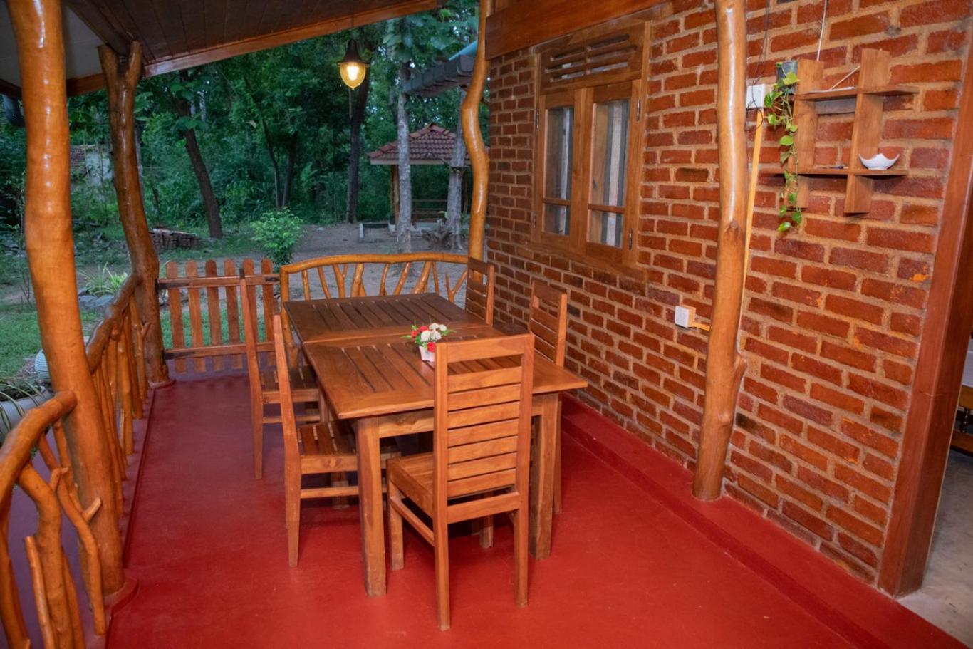 Thought Blooming Hotel Udawalawe Bagian luar foto